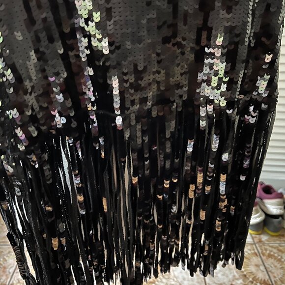 Zara Knit Size S Black Round Neck Short Sleeve Sequin Fringe Hem Top NWT - Picture 4 of 16